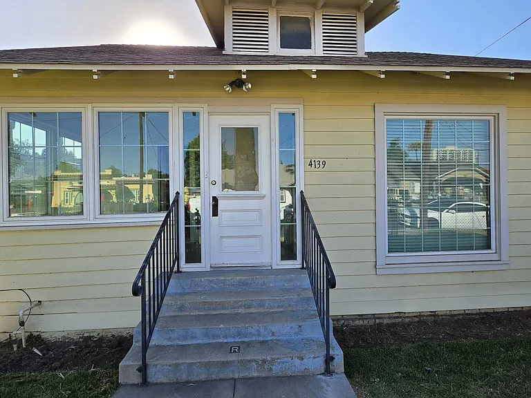 4139 Locust St — Photo 2