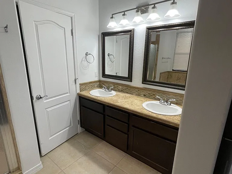 128 W Milada Dr — Photo 6