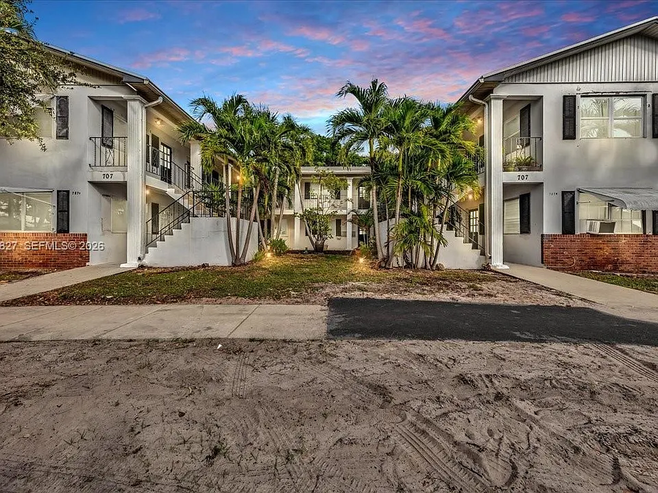 707 S 19th Ave #9