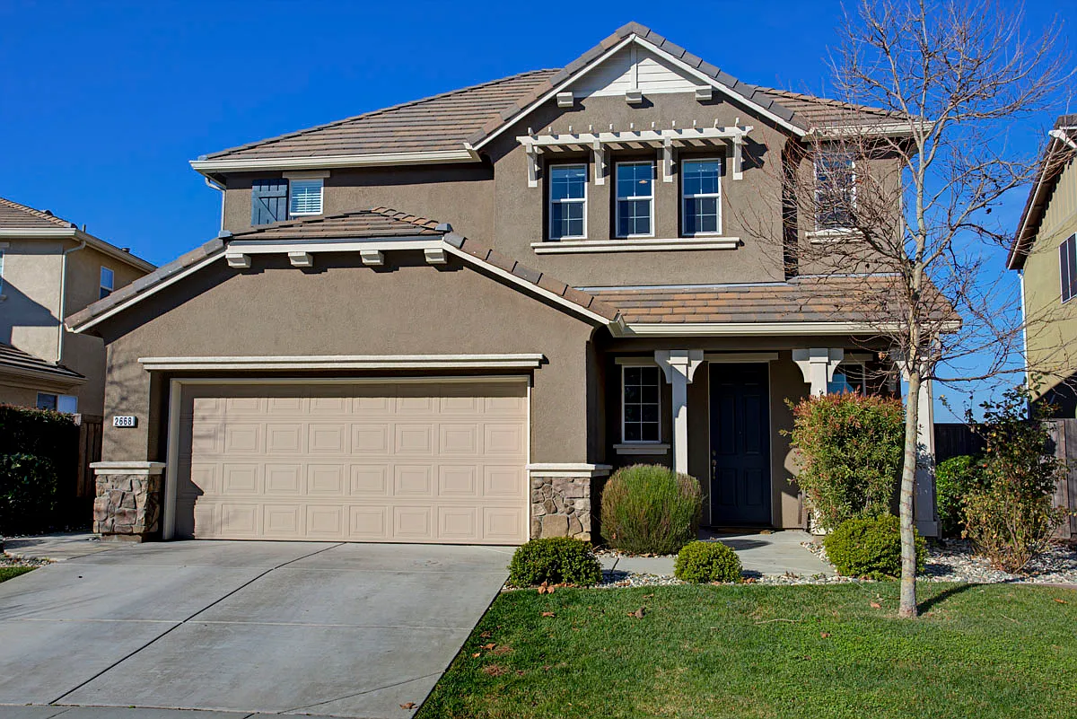 2668 Woodfield Way photo 1