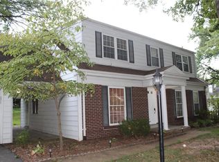 808 Lesparre Dr, Saint Louis, MO 63141