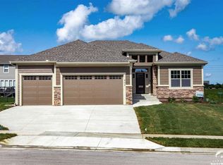 403 Freemont Dr, Lawrence, KS 66049