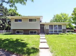 516 S 5th St, Dundee, IL 60118