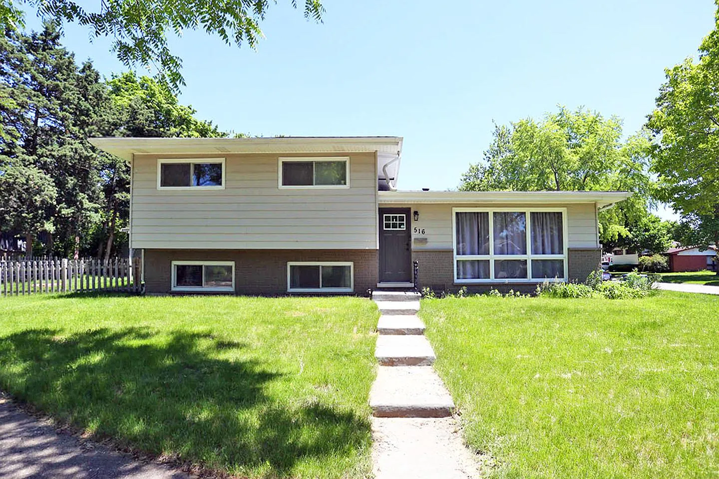 516 S 5th St photo 1