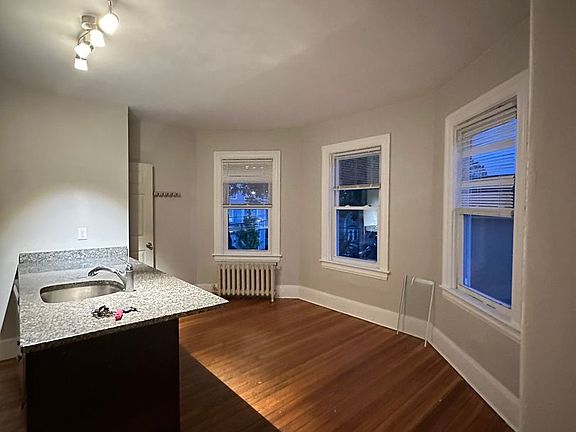 2nd image of 94 Oakland Ave #2