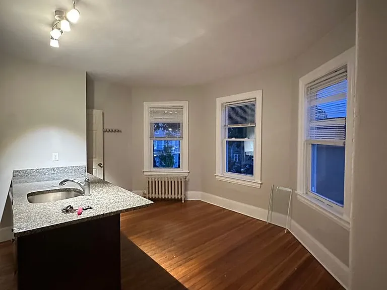 94 Oakland Ave — Photo 12