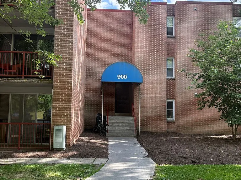 900 Brightwood Manor Dr #B-4 — Photo 19