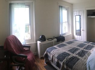 4402 Locust St #3R, Philadelphia, PA 19104