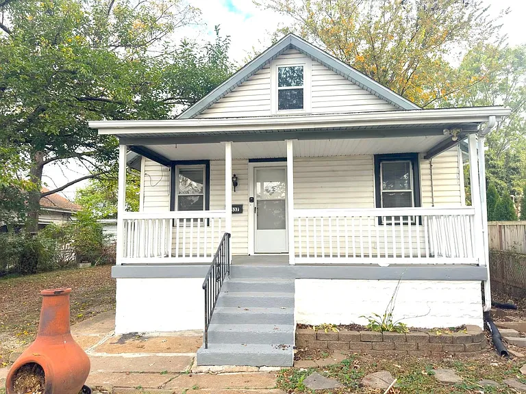 6837 Bradley Ave — Photo 2