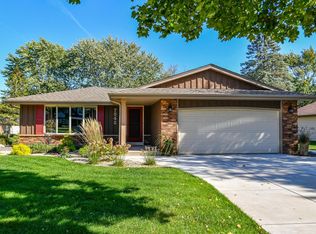 7542 S Riverview Rd, Franklin, WI 53132