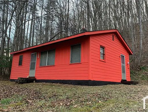 4047 Daniels Creek Rd — Photo 2