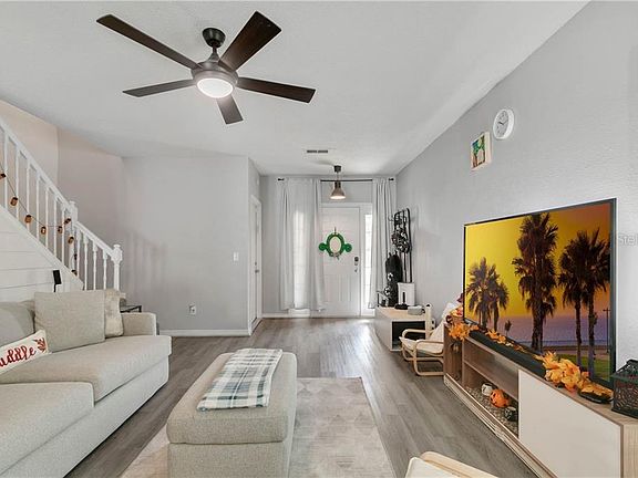 4th image of 15841 Autumn Glen Ave