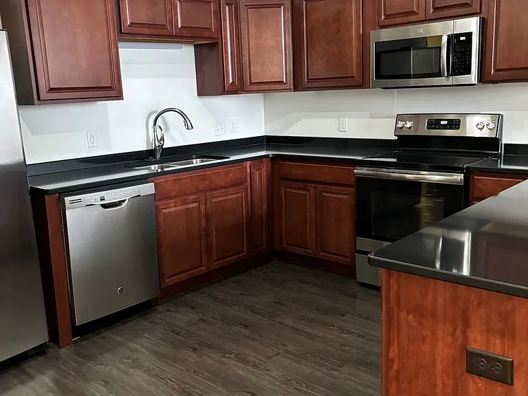 23 N Summit St — Photo 12