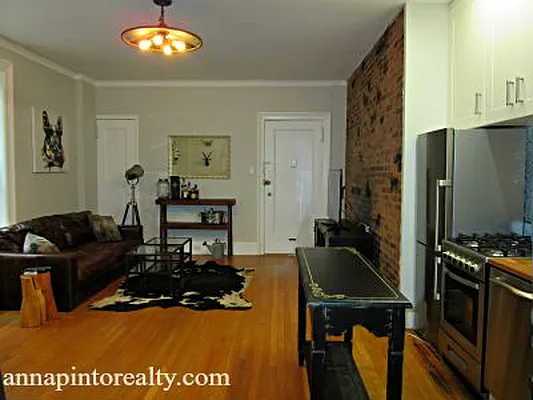 Sold by Anna Pinto Realty | media 16