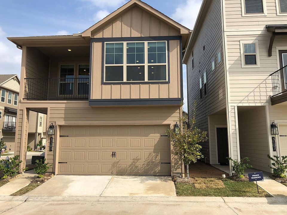 Front view of home.