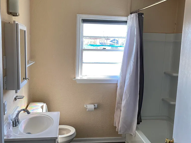1018 S Mire Ave — Photo 7