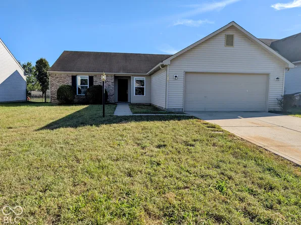 2265 Lakecrest Dr, Columbus, IN 47201