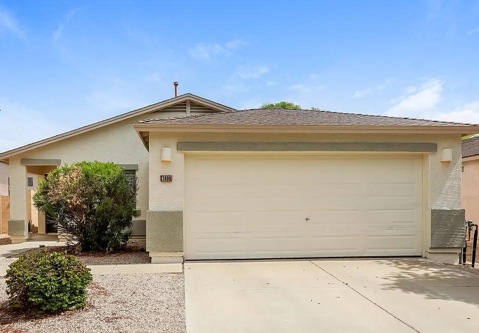 1800 E Desert Rose Trl