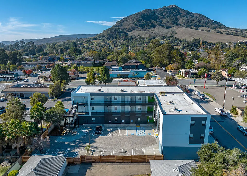 1121 Montalban St #102