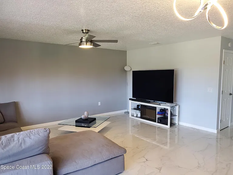 10 Bogart Pl — Photo 6