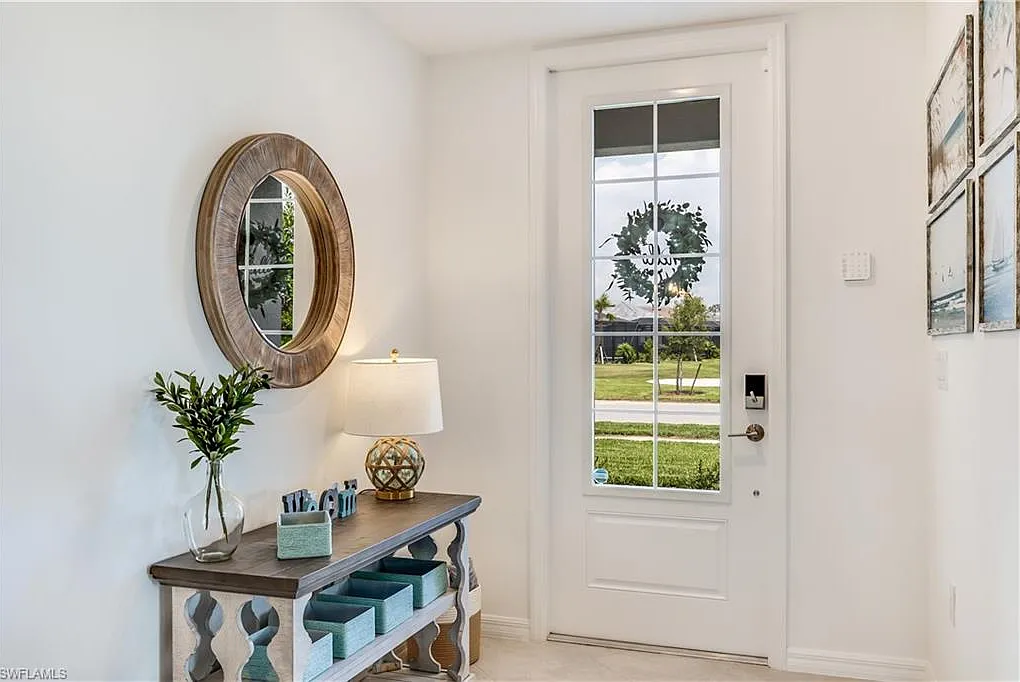 3 bed, 2.0 bath, 1741 sqft, $8,800 — Photo 2