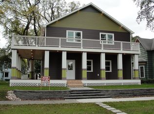 624 S 5th St, Grand Forks, ND 58201