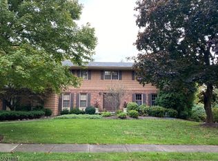 18 Spencer Ct, Morris Plains, NJ 07950