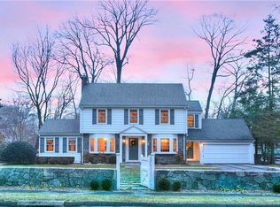 456 Crestwood Rd, Fairfield, CT 06824