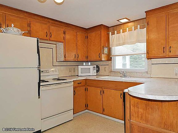 5th image of 67 Maribeth Dr