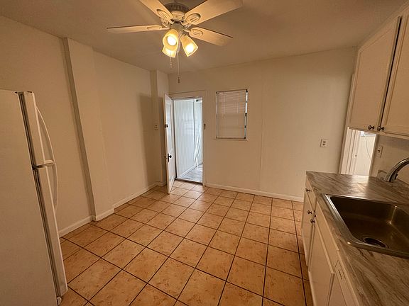 4th image of 214 Cedar Ave #7