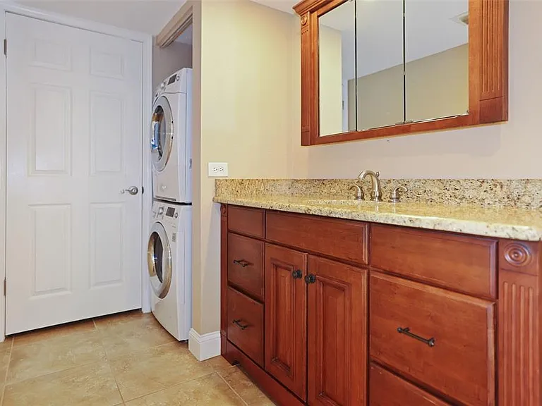 450 Treasure Island Cswy #502 — Photo 32