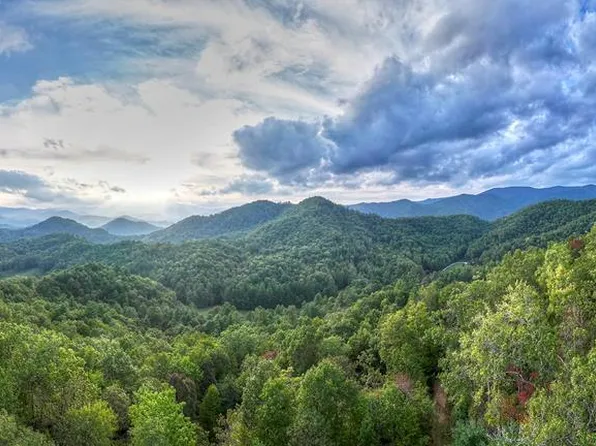 846 Legacy Ln, Robbinsville, NC 28771