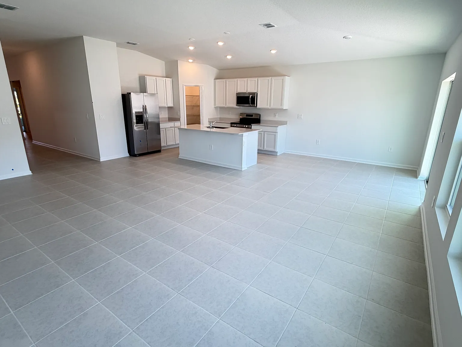 KB 4585 Golden Knight Blvd — Photo 4