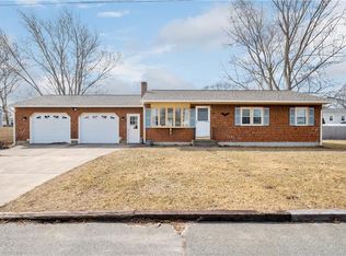 84 Whitford St, Warwick, RI 02889