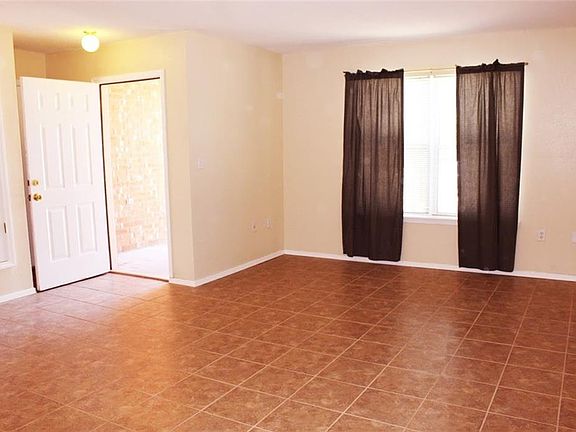 3rd image of 260 Sugar Hills Dr