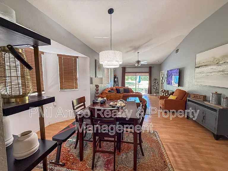 317 28th St W — Photo 7