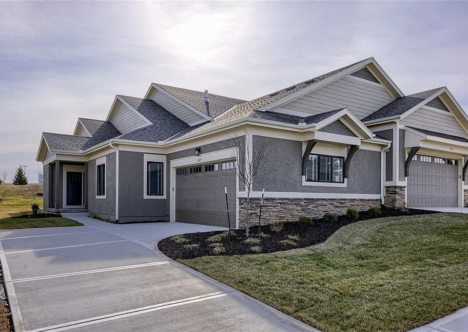 11453 S Waterford Dr, Olathe, KS 66061 | MLS #2398866 | Zillow