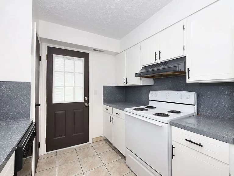 1165 Edgewood Dr — Photo 39