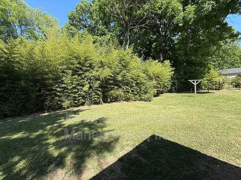 325 Walnut St — Photo 26