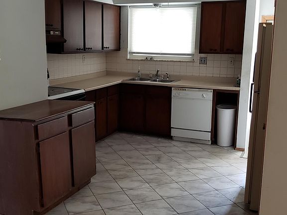 3rd image of 10218 Jeffleigh Ln