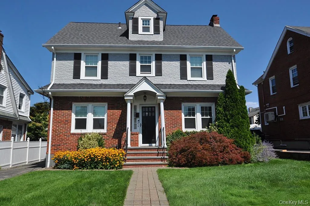 54 Lincoln Avenue photo 1