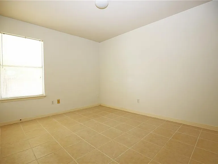 309 Country Aire Dr — Photo 17