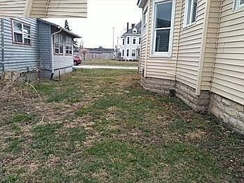 2nd image of 1900 E Main St