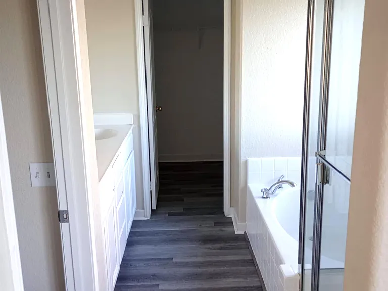 6263 Long Cove Dr — Photo 15