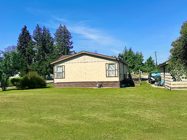 681 Scenic Dr — Photo 2