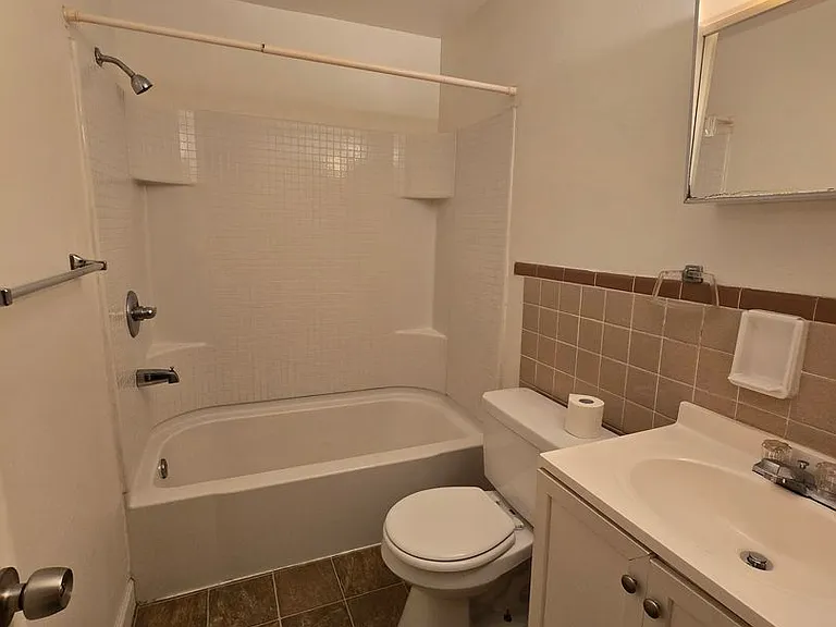 Olympia Park Apartments 1 and 2 Bedroom Units Available THIS SUMMER! — Photo 41