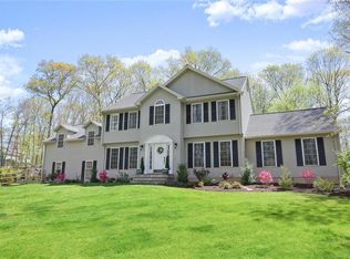 11 N Mark Dr, Oxford, CT 06478