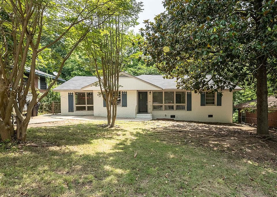 1st image of 6 Estes Dr