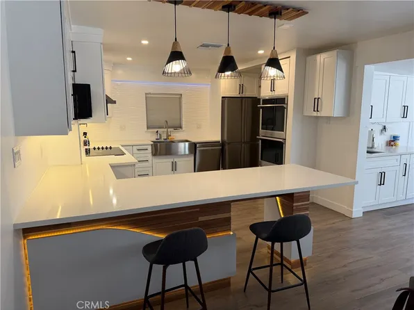 20457 Eccles St, Winnetka, CA 91306