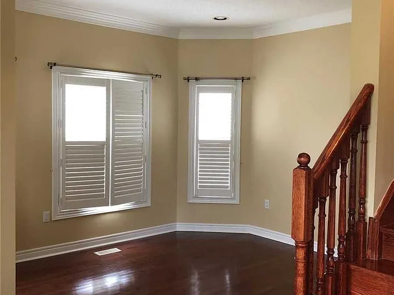 24 Yoho Ave — Photo 3